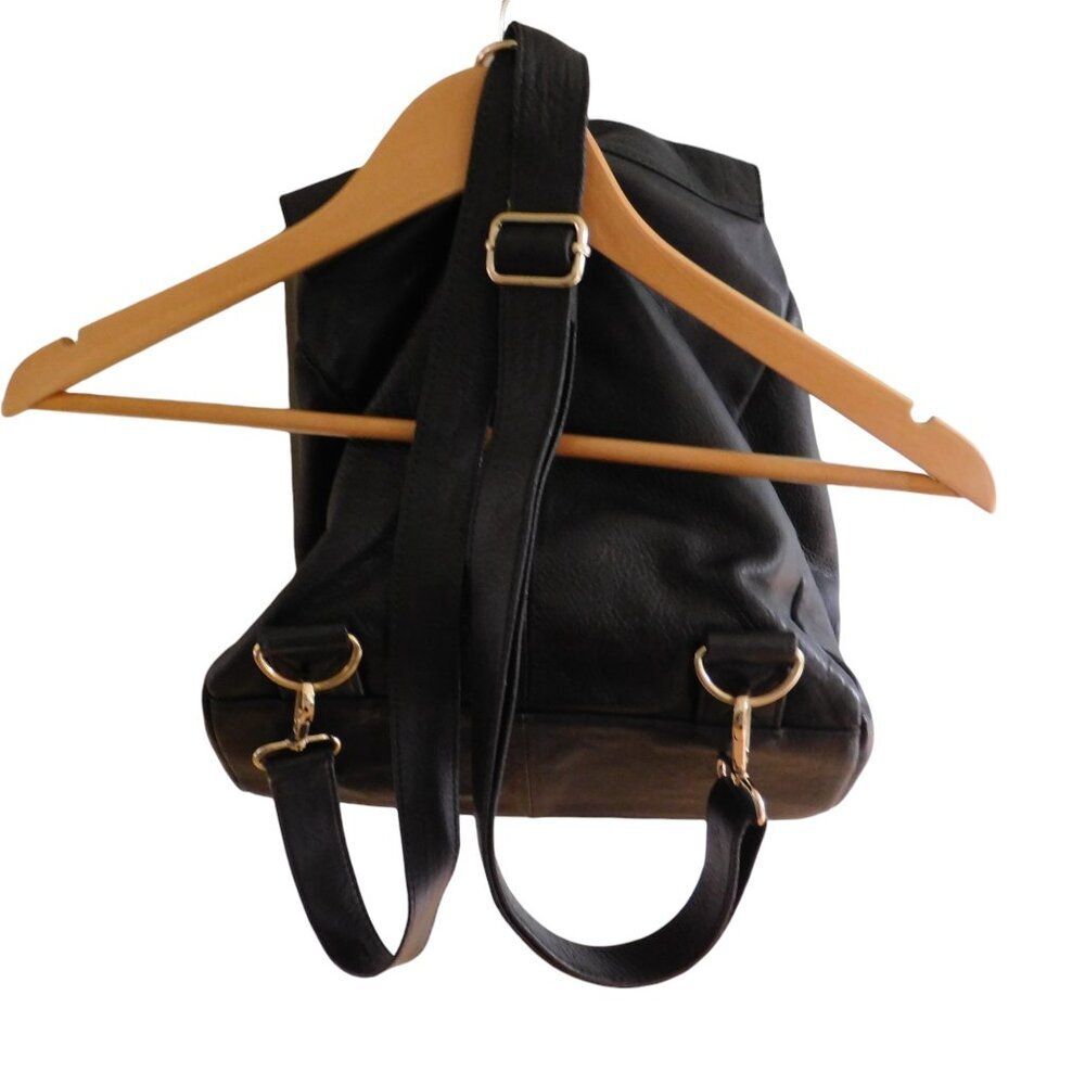 VTG Rian Convertible Sling Backpack Black‎ Pebbled Leather Medium Handbag - Picture 2 of 11